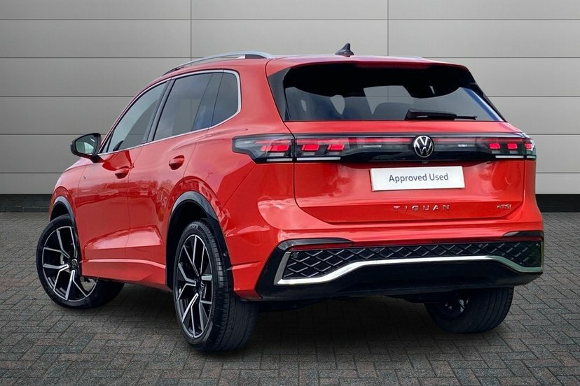Volkswagen Tiguan 1.5 Etsi Mhev R-line Suv Hybrid Dsg 15 WF24PUE Red #3