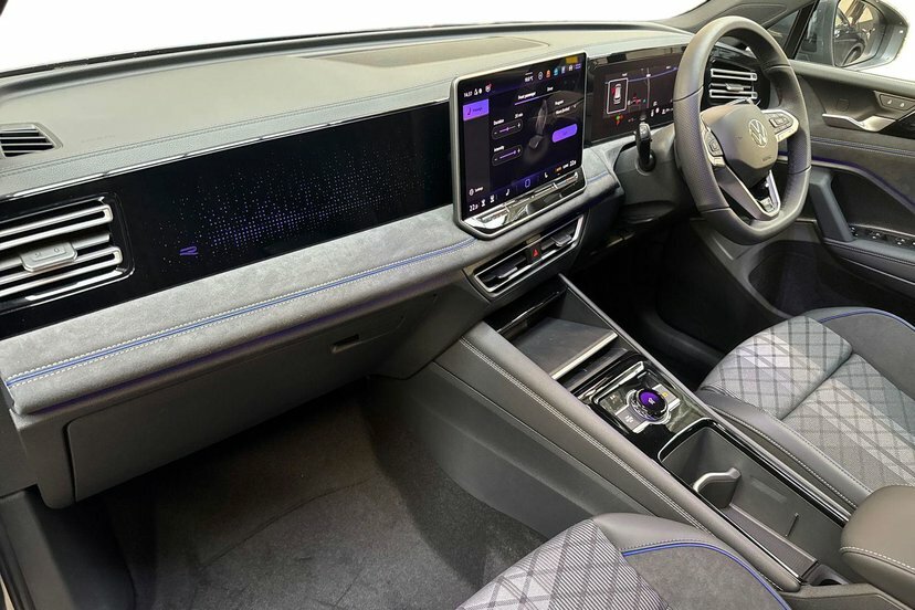 Volkswagen Tiguan 1.5 Etsi Mhev R-line Suv Hybrid Dsg 15 GK26HBN Grey #2