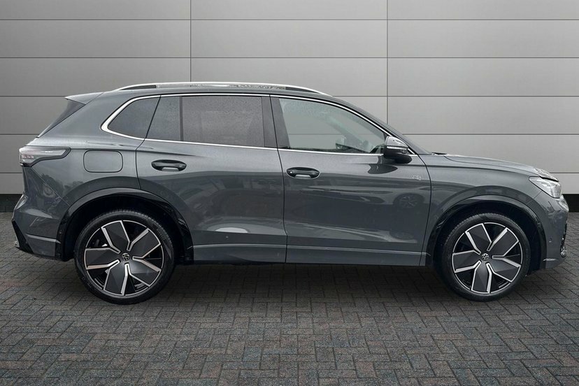 Volkswagen Tiguan 1.5 Etsi Mhev R-line Suv Hybrid Dsg 15 GK26HBN Grey #4