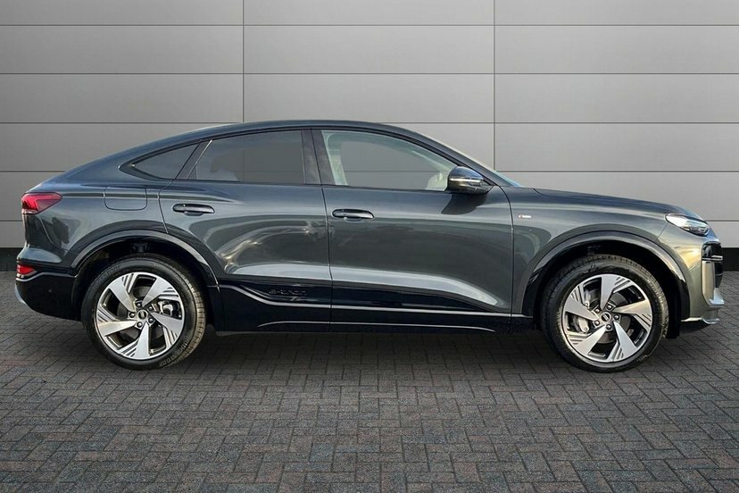 Audi Q6 E-Tron 100Kwh S Line Sportback Quattro AO75SVN Black #4