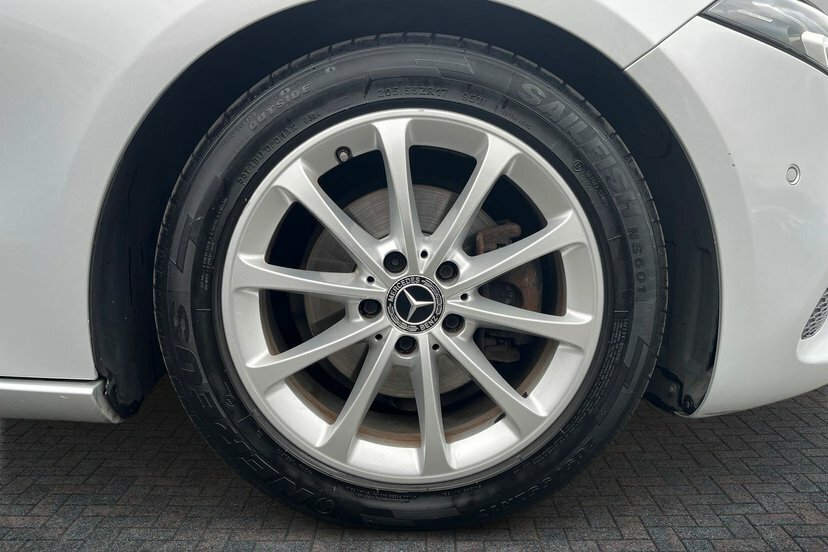 Mercedes-Benz A Class A180d Sport Executive Hatchback GV68HHX Silver #4