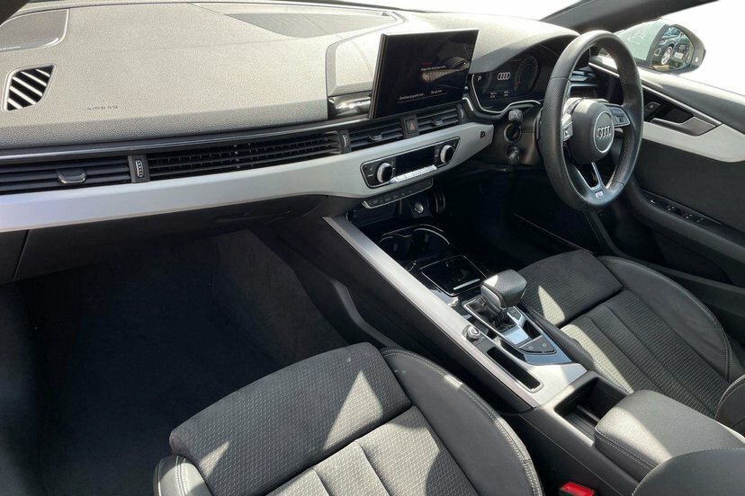 Audi A4 Avant 2.0 Tfsi 40 S Line Estate S Tronic 204 AY73GOJ White #2