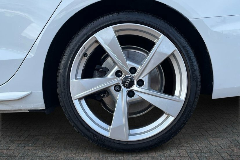 Audi A4 Avant 2.0 Tfsi 40 S Line Estate S Tronic 204 AY73GOJ White #5