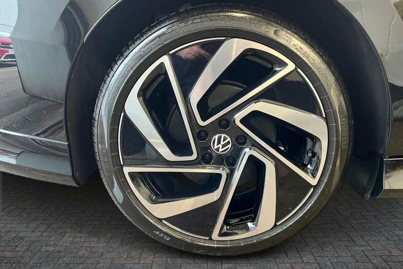 Volkswagen ID.7 Pro 77Kwh Match Tourer 286 Ps Black #5