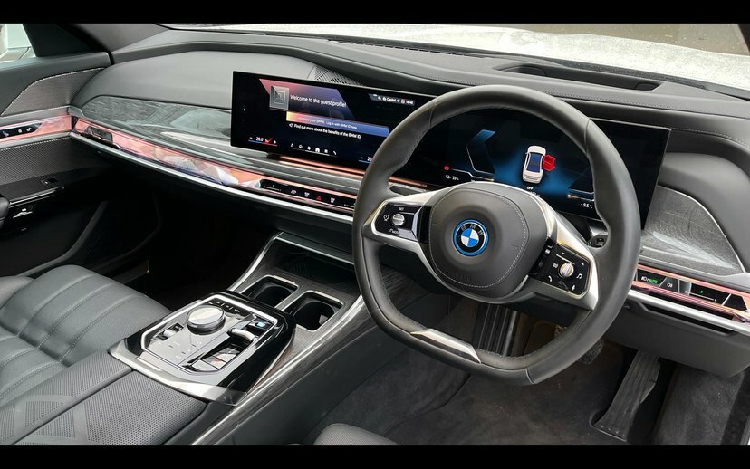 BMW i7 60 105.7Kwh Excellence Saloon Xd White #6