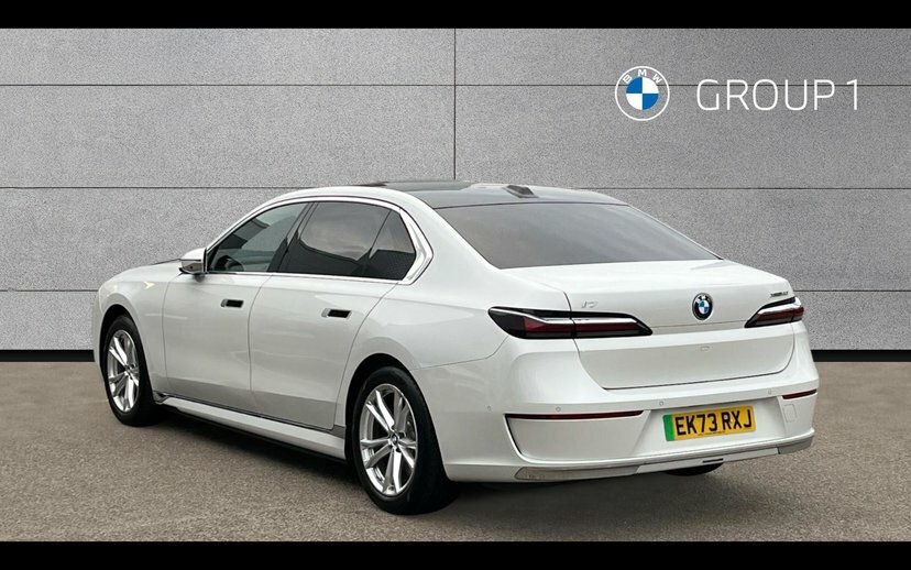 BMW i7 60 105.7Kwh Excellence Saloon Xd White #2