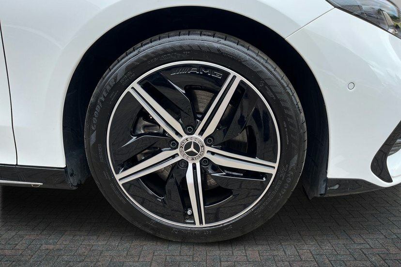 Mercedes-Benz CLA Class Cla250 85Kwh Amg Line Edition KM75HZJ White #4