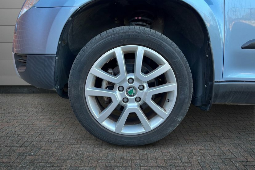 Skoda Yeti 2.0 Tdi Elegance Suv 4Wd Euro 5 Blue #5