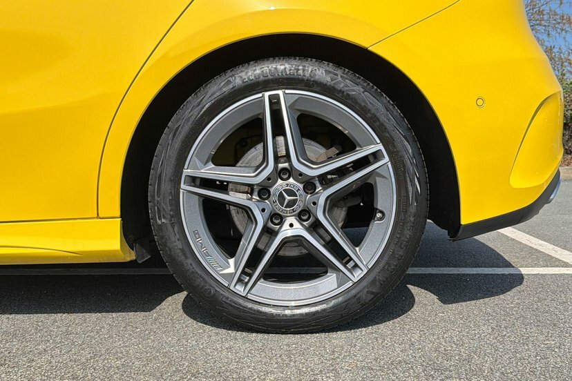 Mercedes-Benz A Class 1.3 A200h Mhev Amg Line Executive Hatchback BG73GRK Yellow #4