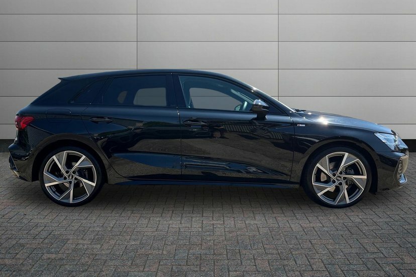 Audi A3 2.0 Tdi 35 Black Edition Sportback S Tr Black #4