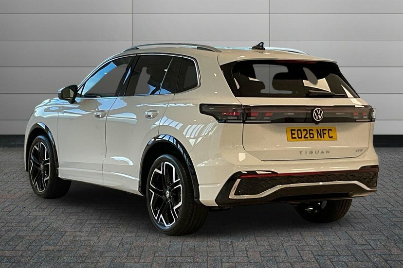Volkswagen Tiguan 1.5 Etsi Mhev R-line Suv Hybrid Dsg 15 EO26NFC White #3