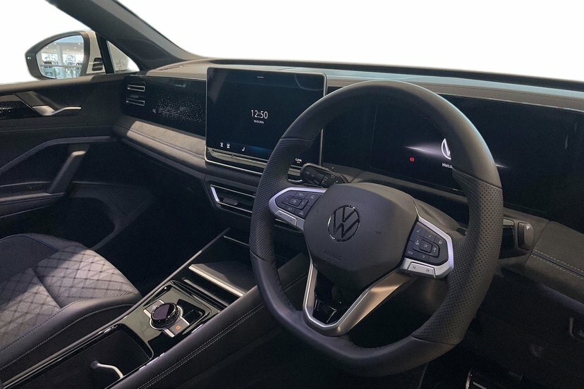Volkswagen Tiguan 1.5 Etsi Mhev R-line Suv Hybrid Dsg 15 EO26NFC White #6