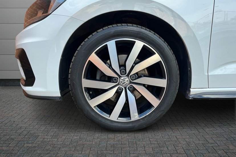 Volkswagen Touran 2.0 Tdi R-line Mpv 150 Ps White #5