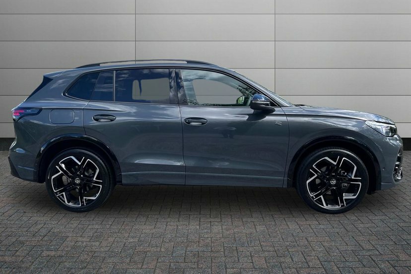 Volkswagen Tiguan 1.5 Etsi Mhev R-line Suv Hybrid Dsg 15 GJ26OBX Grey #4