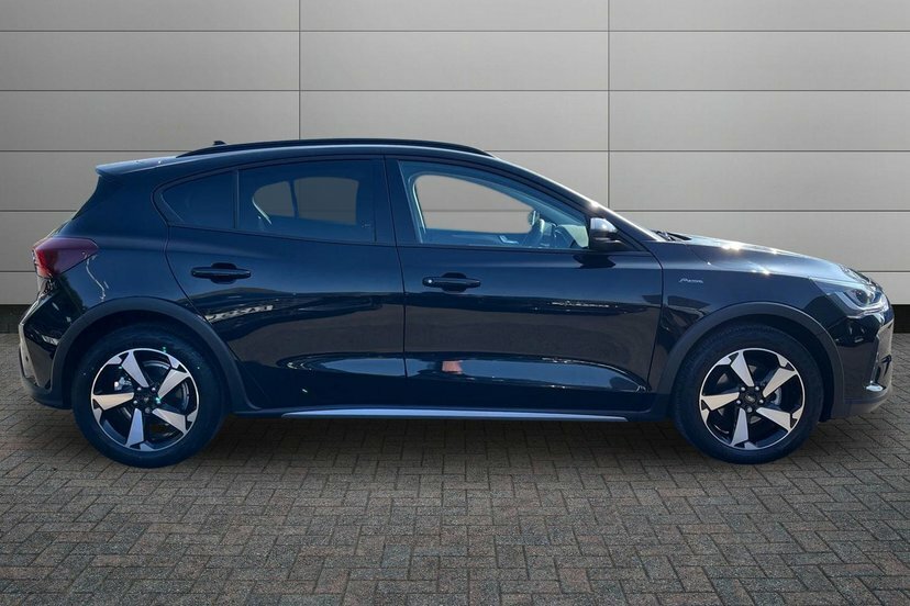 Ford Focus 1.0T Ecoboost Mhev Active Hatchback Hyb Black #4