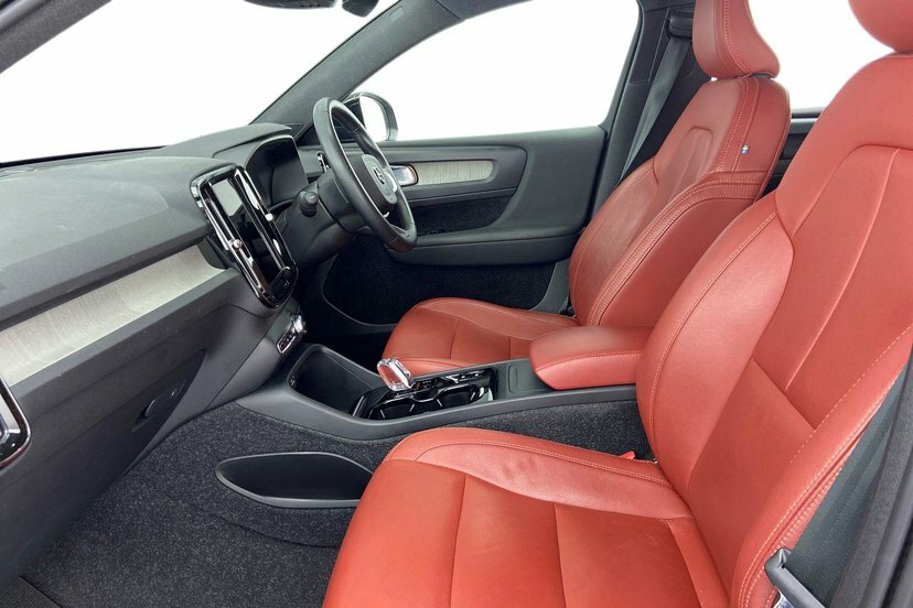 Volvo XC40 1.5 T3 Inscription Suv 163 Ps Black #2