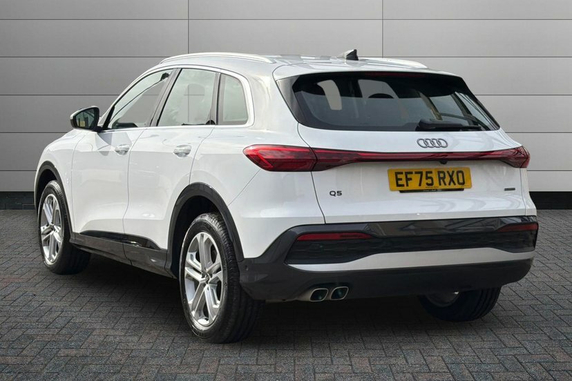 Audi Q5 2.0 Tdi Sport Suv S Tronic Quattro 204 EF75RXO White #3