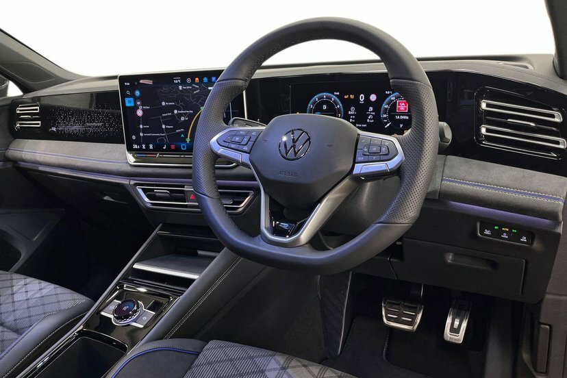 Volkswagen Tiguan 1.5 Etsi Mhev R-line Suv Hybrid Dsg 15 AU26OBA Grey #6