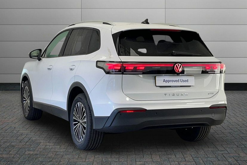 Volkswagen Tiguan 1.5 Etsi Mhev Match Suv Hybrid Dsg 150 AO26OGZ White #3