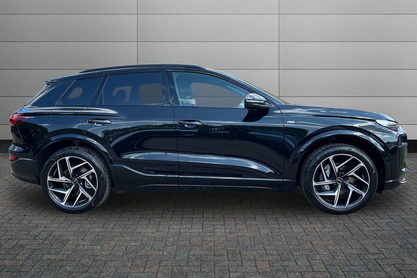 Audi Q6 E-Tron 100Kwh Black Edition Suv Quattro EY26UJD Black #4