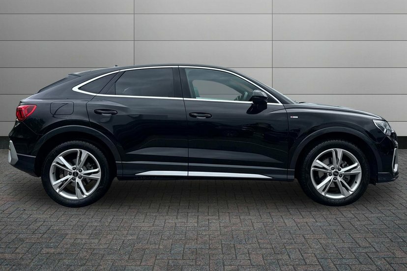 Audi Q3 1.5 Tfsi Cod 35 S Line Sportback S Tron LP23PJJ Black #4