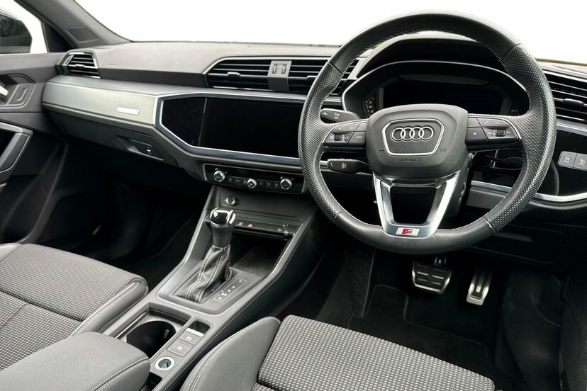 Audi Q3 1.5 Tfsi Cod 35 S Line Sportback S Tron LP23PJJ Black #6