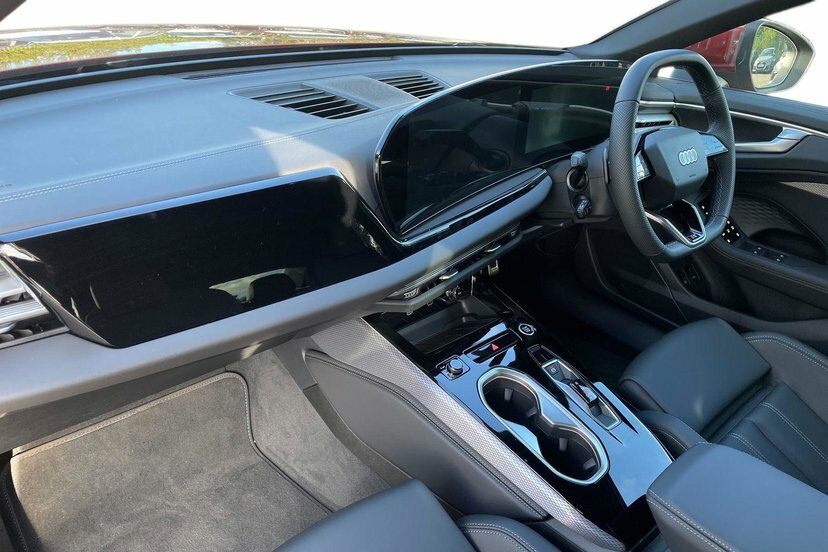 Audi A6 Saloon 2.0 E-hybrid 25.9Kwh S Line Saloon Plug Red #2
