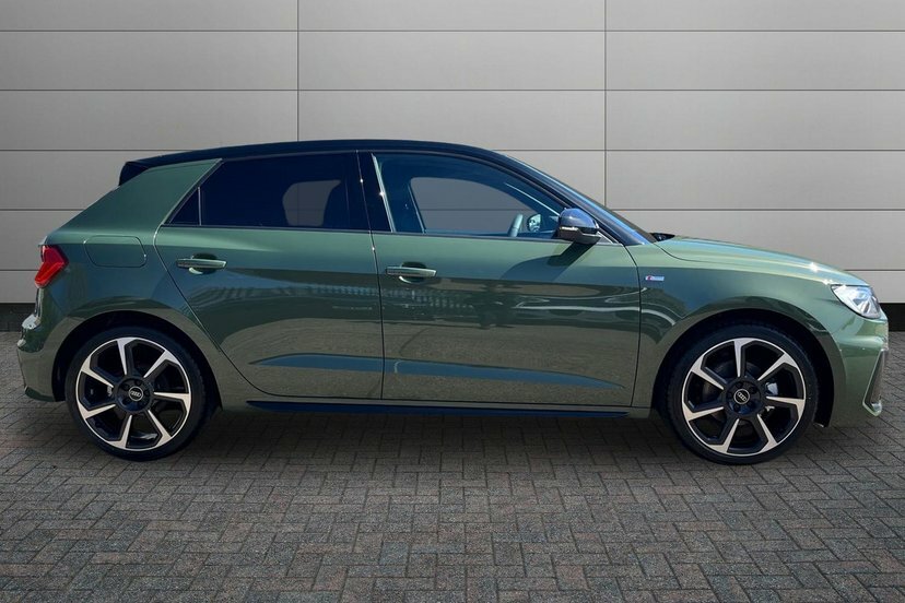 Audi A1 1.0 Tfsi 30 Black Edition Sportback S T EK26BLJ Green #4