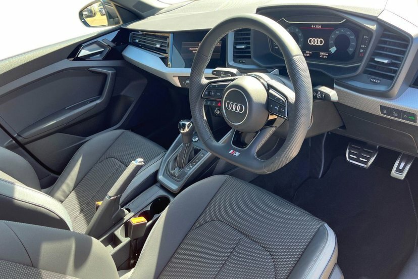 Audi A1 1.0 Tfsi 30 Black Edition Sportback S T EK26BLJ Green #6