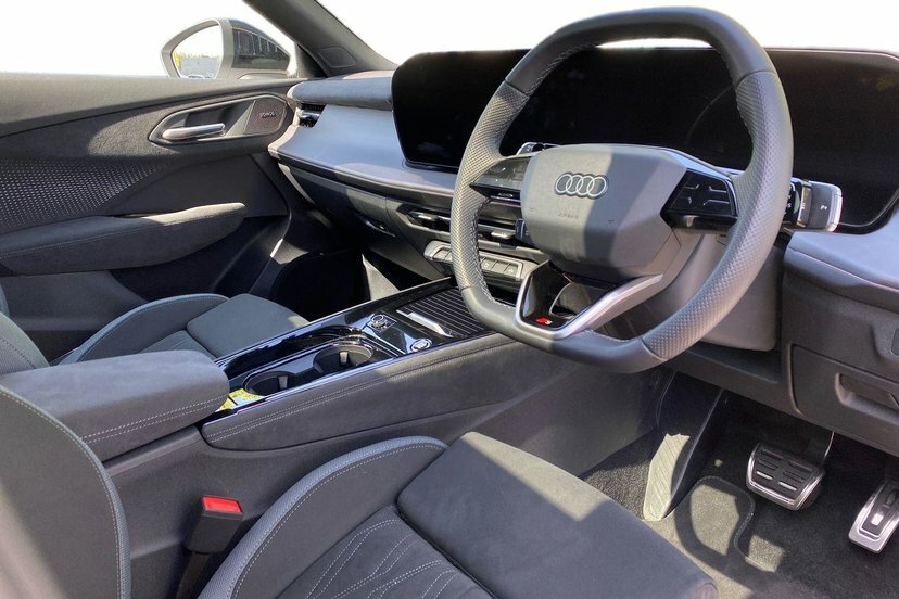 Audi Q3 1.5 E-hybrid Launch Edition Plus Sportback Pet WU26EWK White #6