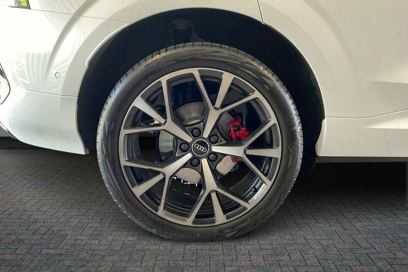 Audi Q3 1.5 E-hybrid Launch Edition Plus Sportback Pet WU26EWK White #5