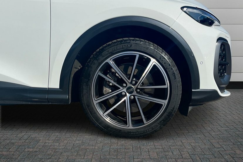 Audi Q5 2.0 Tdi Launch Edition Sportback S Tron LR75ZZG White #5