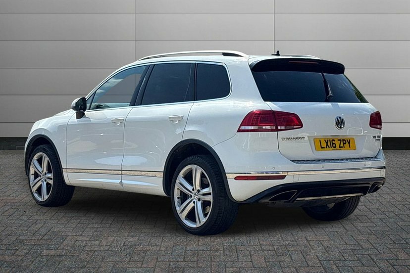 Volkswagen Touareg 3.0 Tdi V6 Bluemotion Tech R-line Suv T LX16ZPY White #3