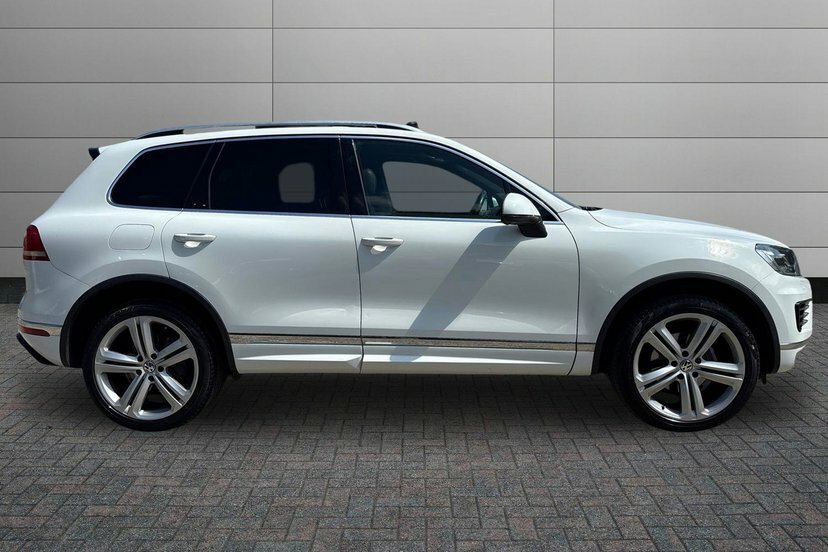 Volkswagen Touareg 3.0 Tdi V6 Bluemotion Tech R-line Suv T LX16ZPY White #4