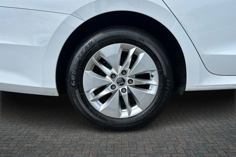 Skoda Octavia 1.0 Tsi E-tec Mhev Se Technology Estate White #5