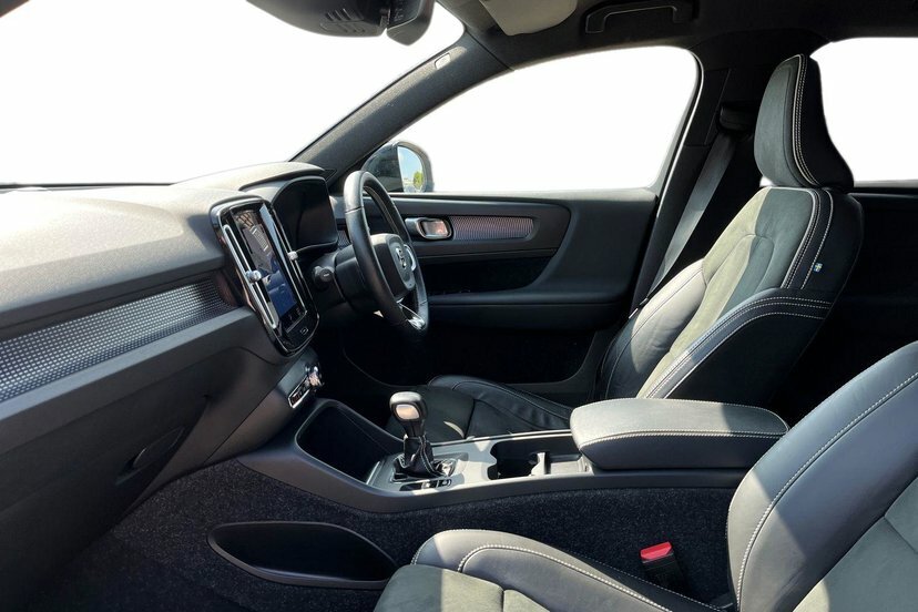 Volvo XC40 1.5 T3 R-design DF21GFV #2