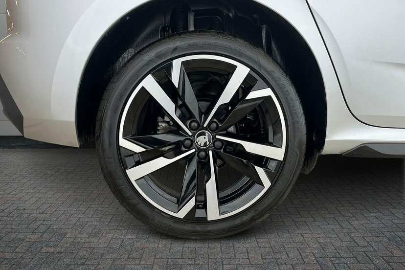 Skoda Kamiq Monte Carlo Edition 1.5 Tsi 150 Ps Dsg AO75JXT Silver #5