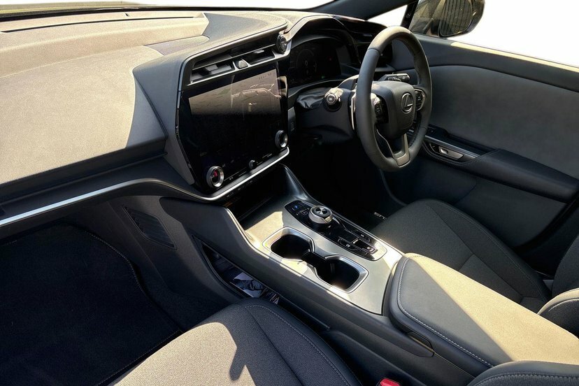 Lexus RZ 450E 71.4Kwh Urban Suv Direct4 Black #2