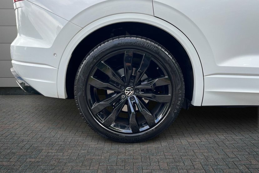 Volkswagen Touareg 3.0 Tdi V6 Black Edition Suv Tiptronic FY22BUP White #5