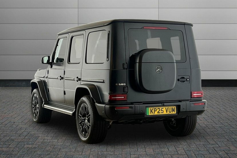 Mercedes-Benz G Class G580 Eq 4Wd Amg Line Premium Plus KP25VUM Black #2