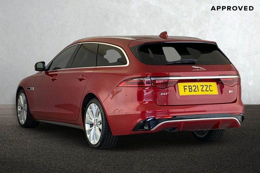 Jaguar XF 2.0 D200 Mhev R-dynamic Se Sportbrake A Red #2