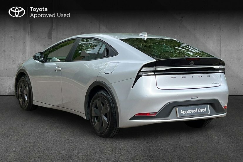 Toyota Prius 2.0 13.6Kwh Design Hatchback Plug-in Hy GF75EHR Silver #3