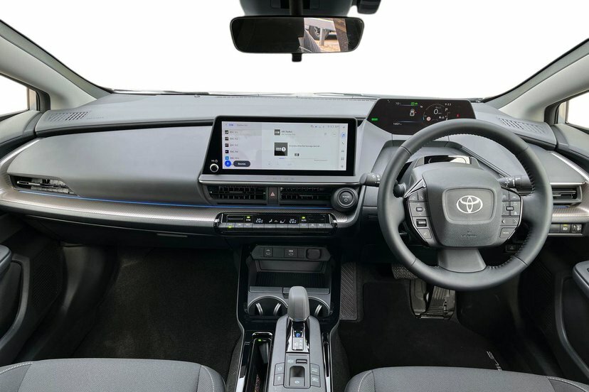 Toyota Prius 2.0 13.6Kwh Design Hatchback Plug-in Hy GF75EHR Silver #6