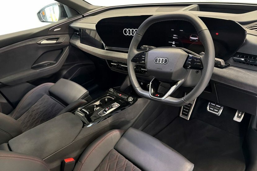 Audi Q6 E-Tron 83Kwh Edition 1 Sportback 252 P EF75YMH Black #6