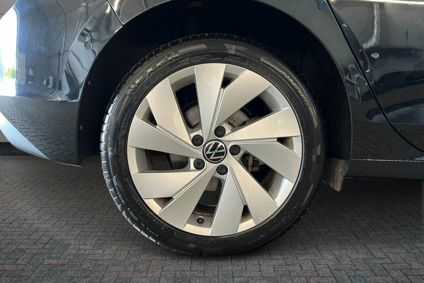 Volkswagen e-Golf 1.5 Tsi Ehybrid 19.7Kwh Match Hatchback GD25OTZ Black #5