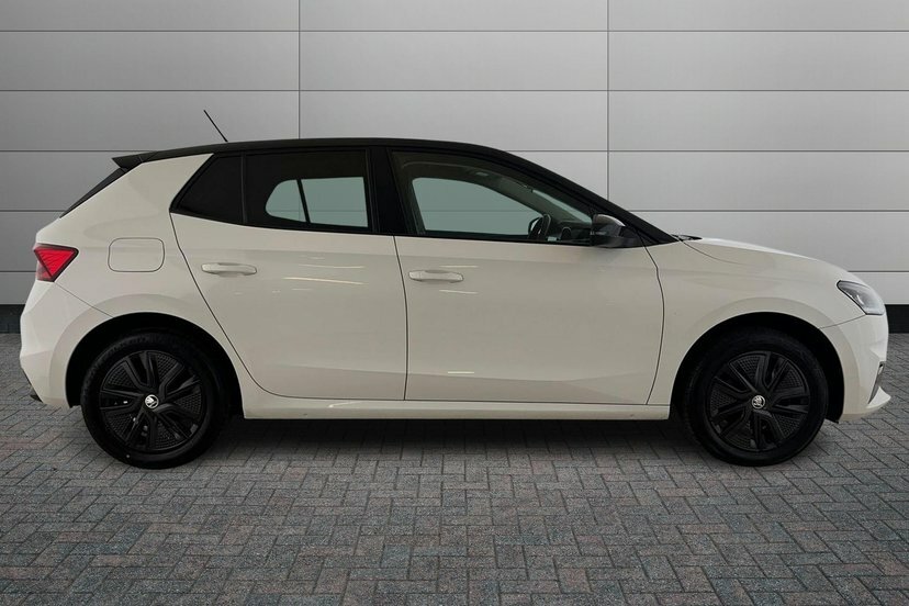 Skoda Fabia Fabia Hatch Colour Edition 1.0 Tsi 110 Ps 6G Man SA72XNN White #4