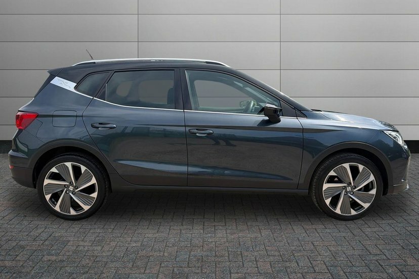 Seat Arona 1.0 Tsi Fr Sport Suv 110 Ps LL22BAU Black #3