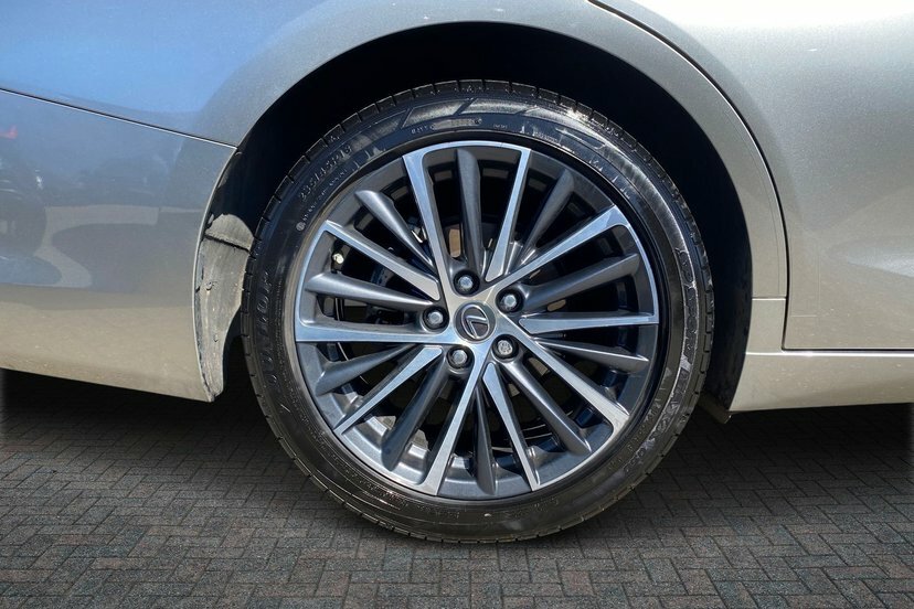 Lexus ES 2.5 300H Premium Plus Saloon Hybrid E-c Silver #5