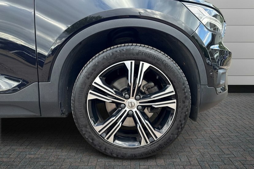 Volvo XC40 2.0 D4 Inscription Pro Suv Awd 19 Black #5