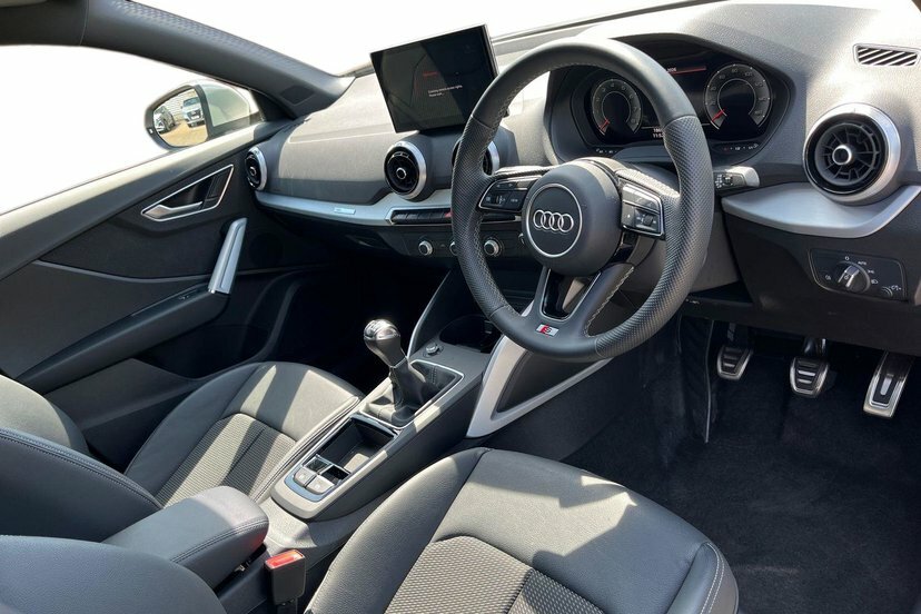 Audi Q2 1.0 Tfsi 30 S Line Suv 116 Ps Silver #6